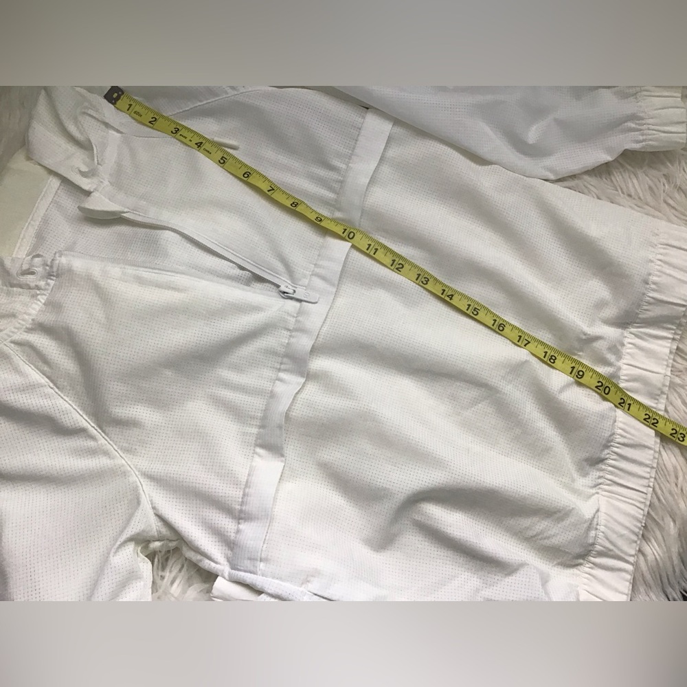 🌼Lululemon White Pack Light Pullover size 4
White - Picture 10 of 14